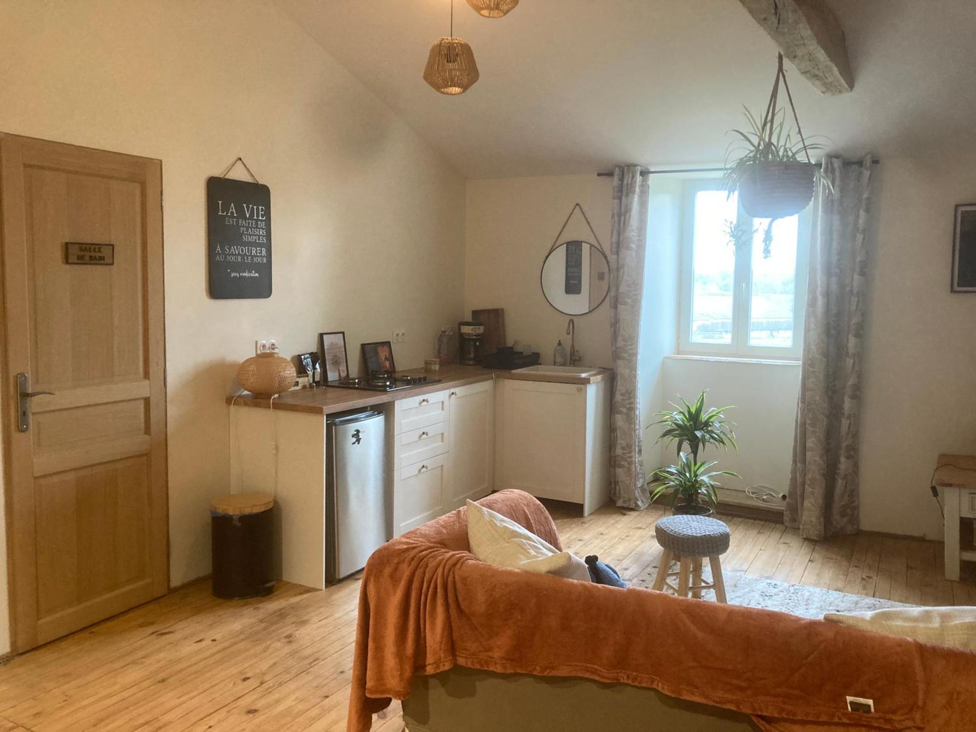 Premier Etage D Une Jolie Maison A La Campagne Montravers Bagian luar foto